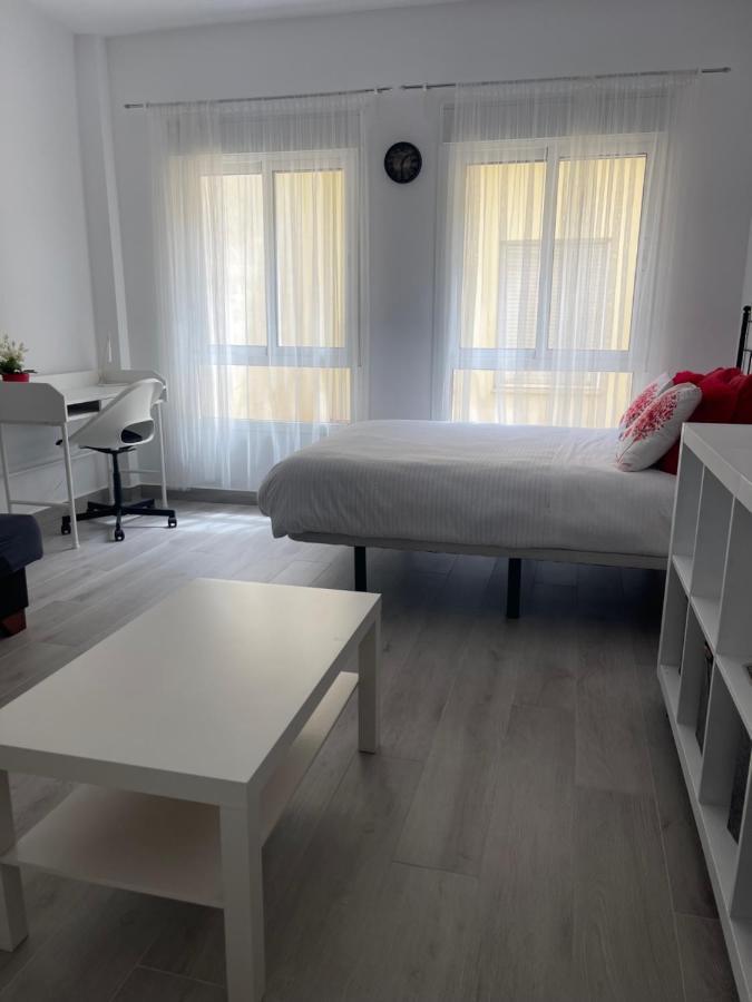 Estudio completo en centro de Málaga Exterior foto